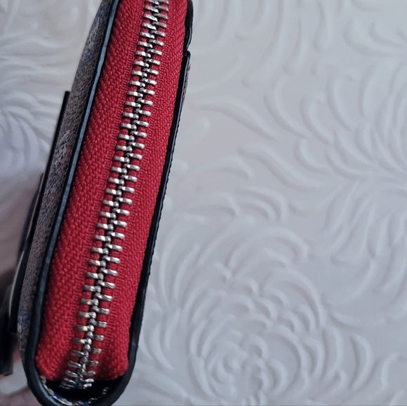 Karl Lagerfeld Maybelle Print  Contenintal Wallet - Picture 4 of 6